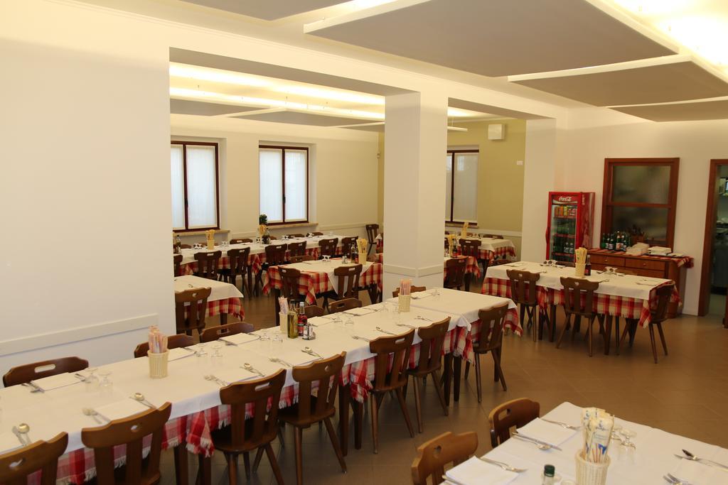 Albergo Al Sole Castelnuovo del Garda Bagian luar foto