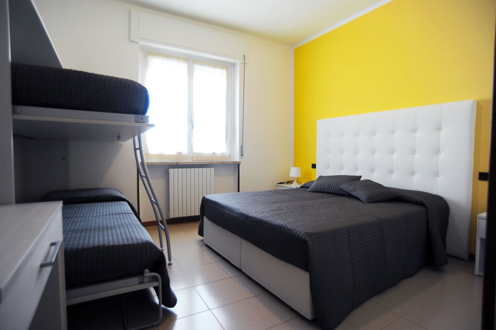 Albergo Al Sole Castelnuovo del Garda Bagian luar foto