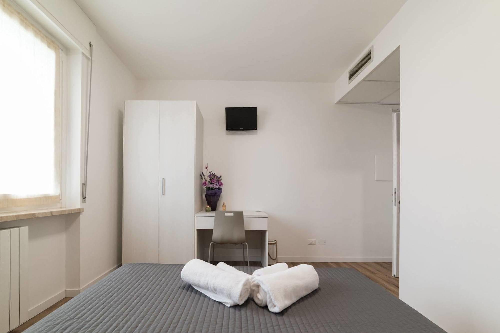 Albergo Al Sole Castelnuovo del Garda Bagian luar foto