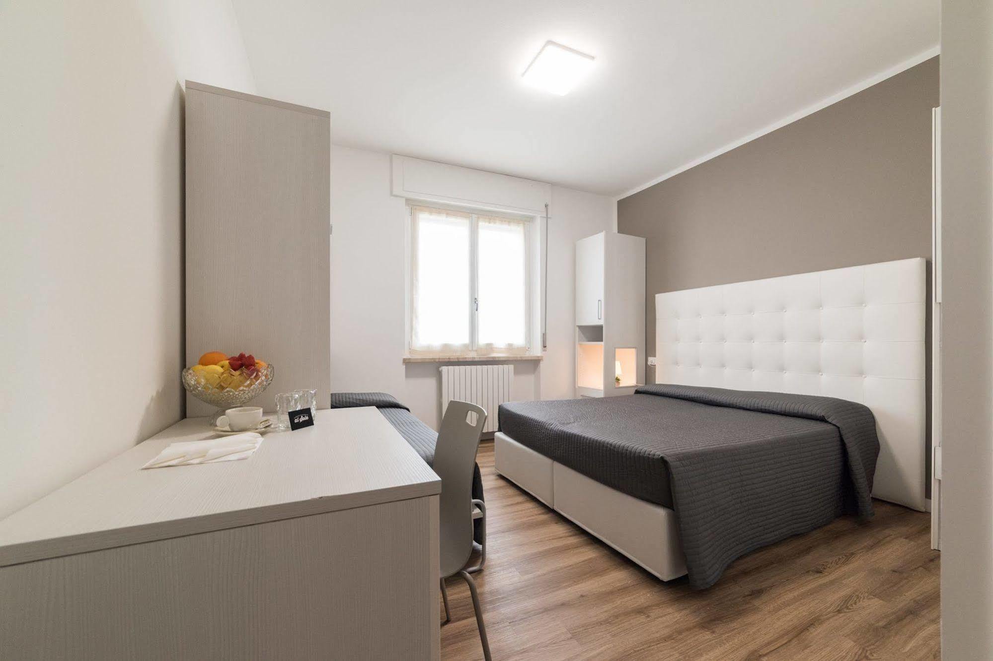 Albergo Al Sole Castelnuovo del Garda Bagian luar foto