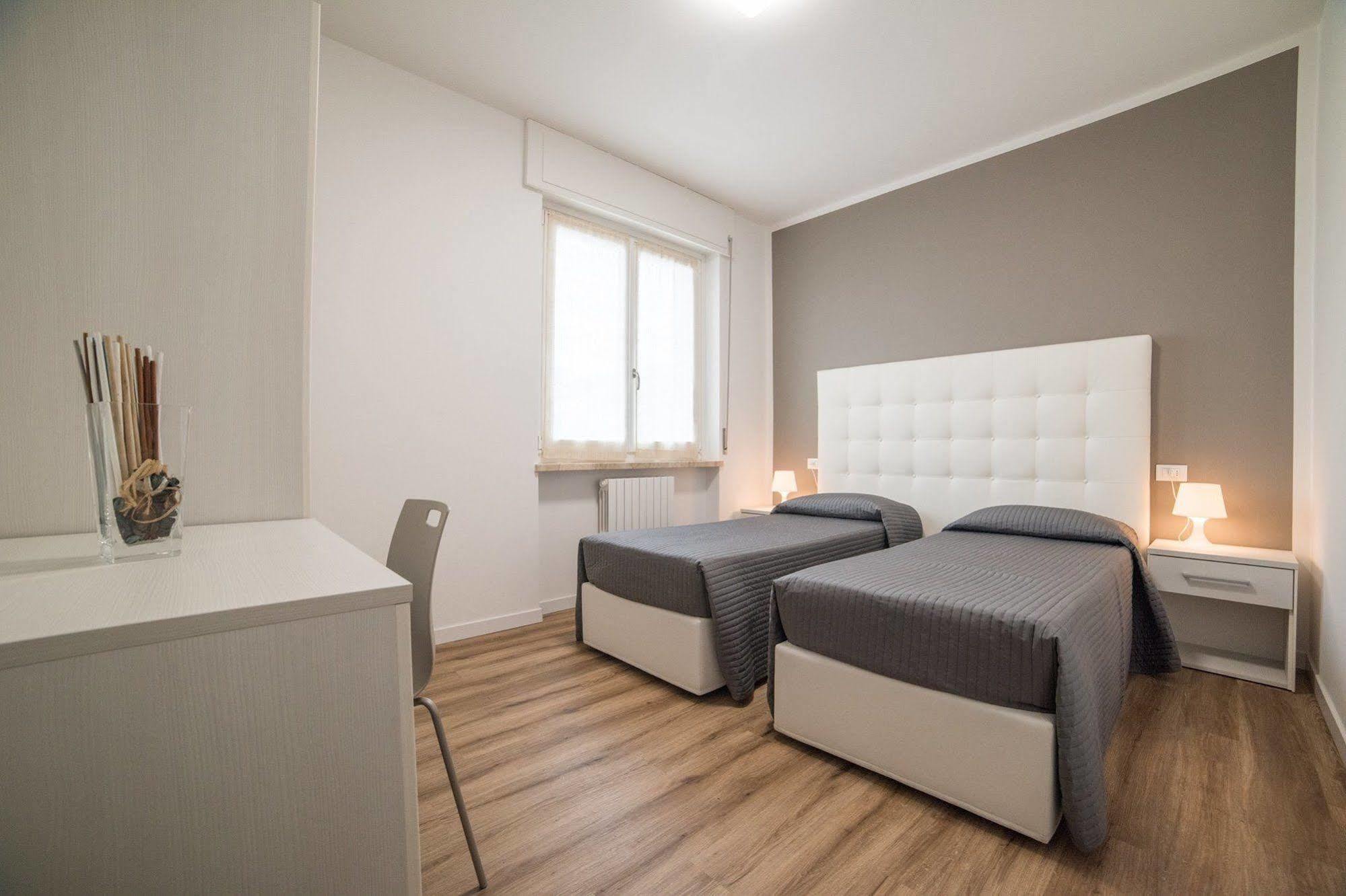 Albergo Al Sole Castelnuovo del Garda Bagian luar foto