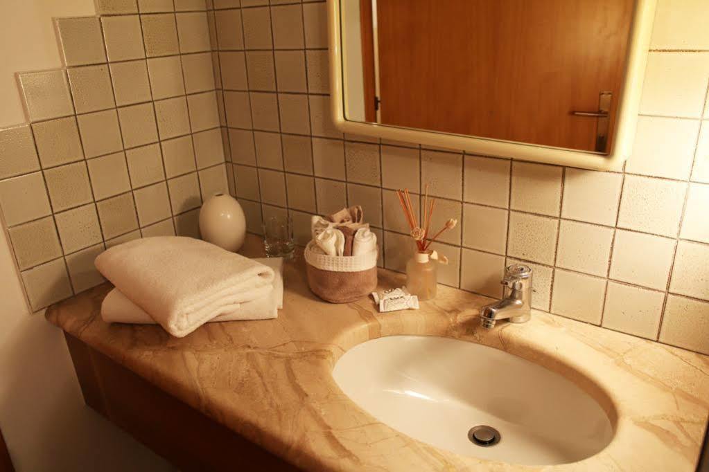 Albergo Al Sole Castelnuovo del Garda Bagian luar foto