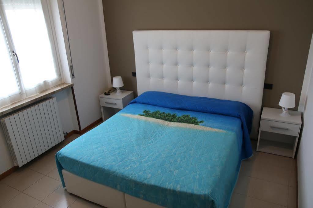 Albergo Al Sole Castelnuovo del Garda Bagian luar foto