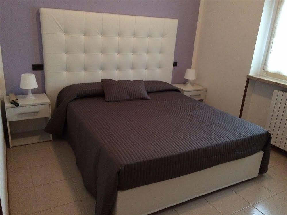 Albergo Al Sole Castelnuovo del Garda Bagian luar foto